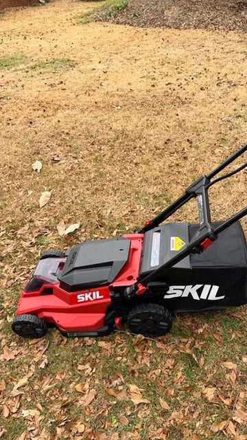 The SKIL 40V 20 In. Self-Propelled Mower with its innovative Smart Caddy™ feature that collects debris while you mow. 